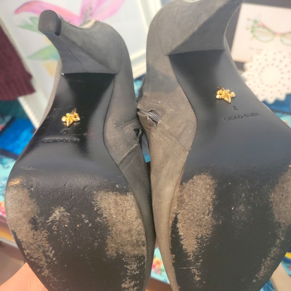 Vero Cuoio Gray Suede Boots. Slouch style. Size 7 - Picture 5 of 9